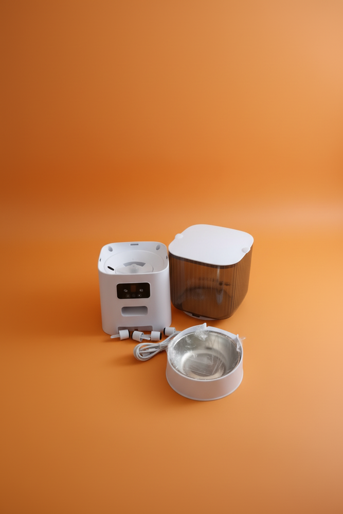 Distributeur automatique de croquettes pour chat - Repas programmés, esprit tranquille